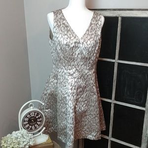 Vince Camuto Leopard print Gold dress sz lg